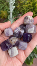 Cargar imagen en el visor de la galería, Cubitos pequeños (distintos minerales)