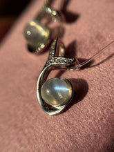 Cargar imagen en el visor de la galería, Dijes Piedra Luna (Plata .925)