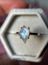 Cargar imagen en el visor de la galería, Anillos Piedra luna (Plata .925)