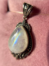 Cargar imagen en el visor de la galería, Dijes Piedra Luna (Plata .925)