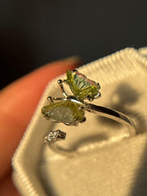 Cargar imagen en el visor de la galería, Anillo Mariposa Turmalina Tricolor (Plata .925)