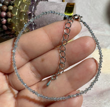 Cargar imagen en el visor de la galería, Pulsera Ajustable piedra facetada (Piedras variadas)