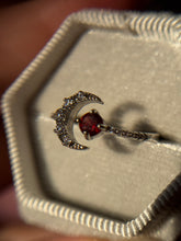 Cargar imagen en el visor de la galería, Anillos media luna - Distintos minerales (Plata .925)