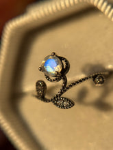Cargar imagen en el visor de la galería, Anillo Piedra Luna (High Quality) Plata .925