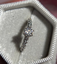 Cargar imagen en el visor de la galería, Anillo Moissanita