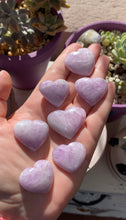 Cargar imagen en el visor de la galería, Corazones pequeños de Kunzita