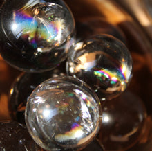 Cargar imagen en el visor de la galería, Esferas de Cuarzo Ahumado con Arcoíris 🌈✨