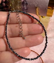 Cargar imagen en el visor de la galería, Pulsera Ajustable piedra facetada (Piedras variadas)