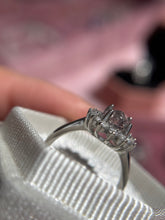 Cargar imagen en el visor de la galería, Anillo cabujón Súper 7