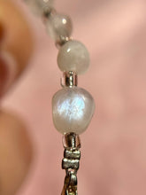 Cargar imagen en el visor de la galería, Pulsera Ajustable Piedra Luna 🌈