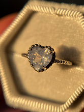Cargar imagen en el visor de la galería, Anillo corazón de Cuarzo Lavanda (Plata .925)