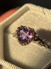 Cargar imagen en el visor de la galería, Anillo Corazón Amatista (Plata .925)