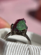 Cargar imagen en el visor de la galería, Anillo Rubí - Zoisita