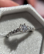 Cargar imagen en el visor de la galería, Anillo Moissanita