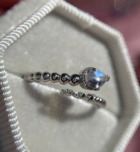 Cargar imagen en el visor de la galería, Anillos Piedra Luna