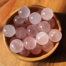 Cargar imagen en el visor de la galería, Esferas de Cuarzo Rosa de Madagascar