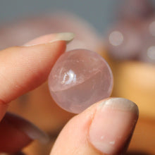 Cargar imagen en el visor de la galería, Esferas de Cuarzo Rosa de Madagascar