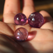 Cargar imagen en el visor de la galería, Esferas de Amatista