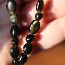 Cargar imagen en el visor de la galería, Gargantilla ajustable con piedras roladas