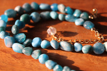 Cargar imagen en el visor de la galería, Gargantilla ajustable con piedras roladas