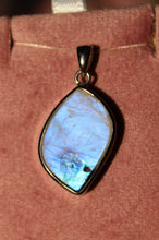 Cargar imagen en el visor de la galería, Dijes Piedra Luna (Plata .925)