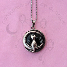 Cargar imagen en el visor de la galería, Collar con Dije de Gato y Media Luna