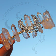 Cargar imagen en el visor de la galería, Coronas y Tiaras con Cuarzos