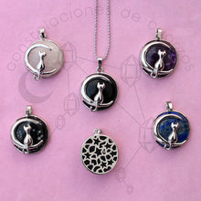 Cargar imagen en el visor de la galería, Collar con Dije de Gato y Media Luna