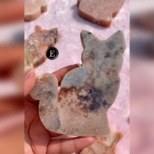 Cargar imagen en el visor de la galería, Gato de Amatista Rosa