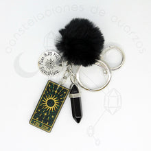 Cargar imagen en el visor de la galería, Llavero Carta de Tarot con Cuarzo