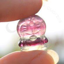 Cargar imagen en el visor de la galería, Figura Mini de Fluorita Arcoíris
