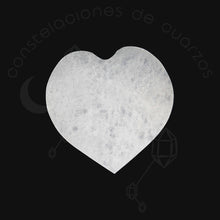 Cargar imagen en el visor de la galería, Corazón Plano de Selenita