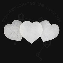 Cargar imagen en el visor de la galería, Corazón Plano de Selenita