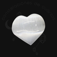 Cargar imagen en el visor de la galería, Corazón Puffy de Selenita
