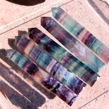 Cargar imagen en el visor de la galería, Torre de Fluorita Arcoiris