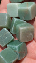Cargar imagen en el visor de la galería, Cubitos pequeños (distintos minerales)
