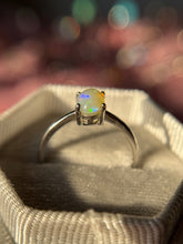 Cargar imagen en el visor de la galería, Anillos Ópalo Etíope (Plata .925)
