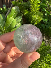 Cargar imagen en el visor de la galería, Esfera de Fluorita Arcoíris
