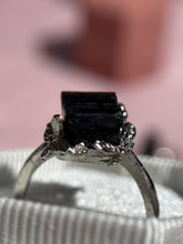 Cargar imagen en el visor de la galería, Anillos Turmalina negra
