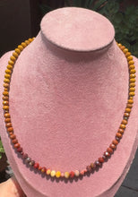 Cargar imagen en el visor de la galería, Collar de Jaspe Mokaite facetado
