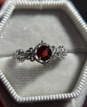 Cargar imagen en el visor de la galería, Anillos Granate
