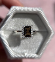 Cargar imagen en el visor de la galería, Anillos Cuarzo Ahumado
