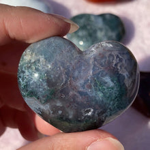 Cargar imagen en el visor de la galería, Corazón de Ágata Musgo
