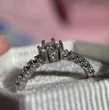 Cargar imagen en el visor de la galería, Anillo Moissanita
