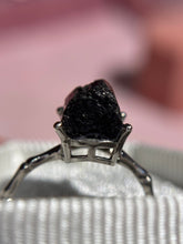 Cargar imagen en el visor de la galería, Anillos Turmalina negra
