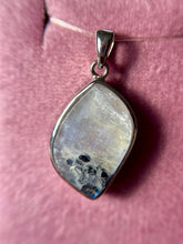 Cargar imagen en el visor de la galería, Dijes Piedra Luna (Plata .925)
