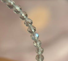 Cargar imagen en el visor de la galería, Pulsera Ajustable Piedra Luna 🌈
