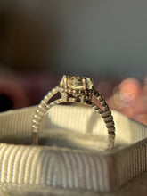 Cargar imagen en el visor de la galería, Anillo gota Prasiolita (Plata .925)
