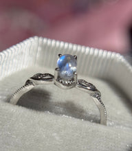 Cargar imagen en el visor de la galería, Anillos Piedra Luna
