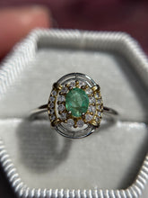 Cargar imagen en el visor de la galería, Anillo Esmeralda
